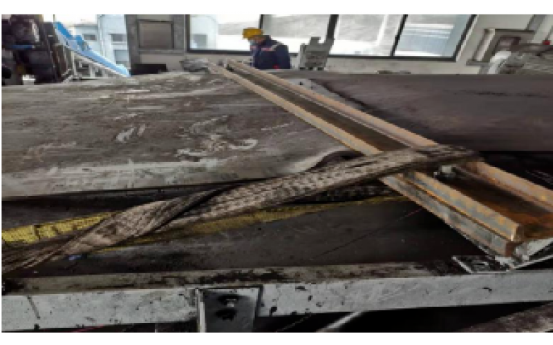 KWZK天博体育在线注册,天博体育（中国）钢丝输送带硫化机胶接工艺流程分享